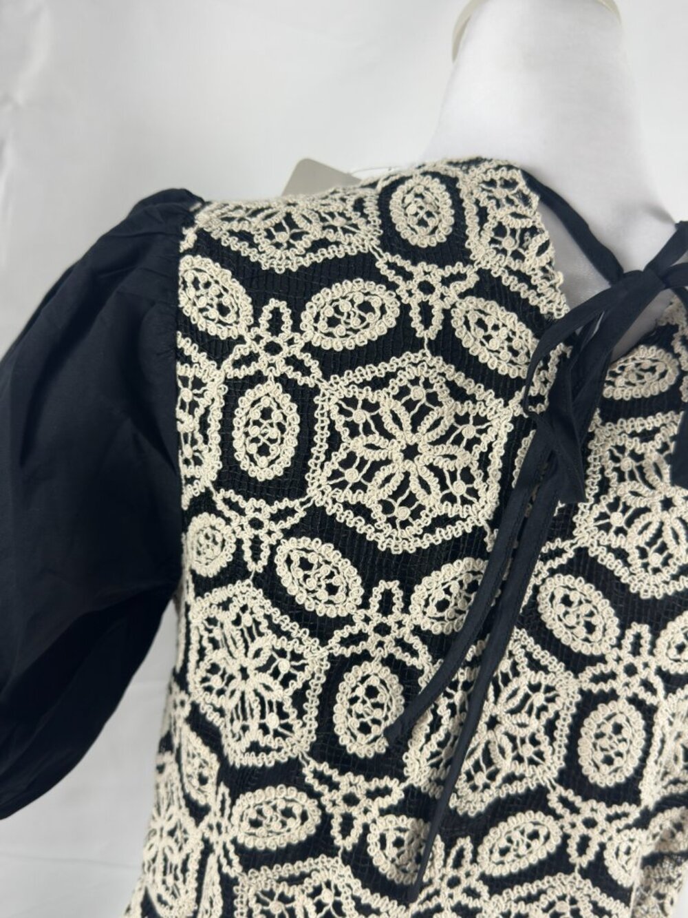 Heyson Embroidered Puff Sleeve Top – Black & Cream – S/M/L – NWT BTS, Work, Fall - Picture 15 of 16